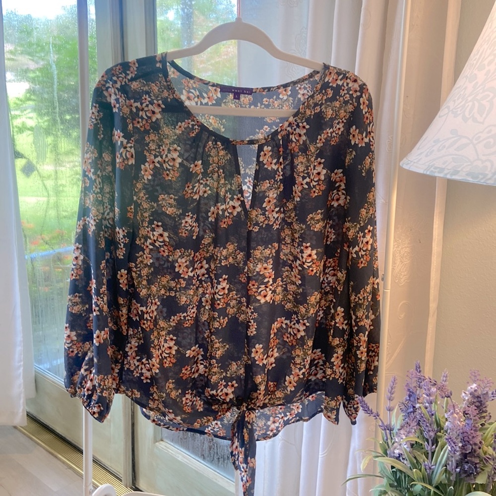 Floral tie front blouse, never worn